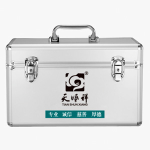 林通净身穿衣服务